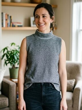 Moth Sleeveless Mock Neck Knit Top in Heather Gray